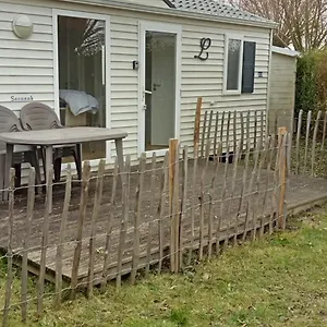 Hébergement de vacances Luxueuze Stacaravan 4pers Met Terras En Tuintje Bredene